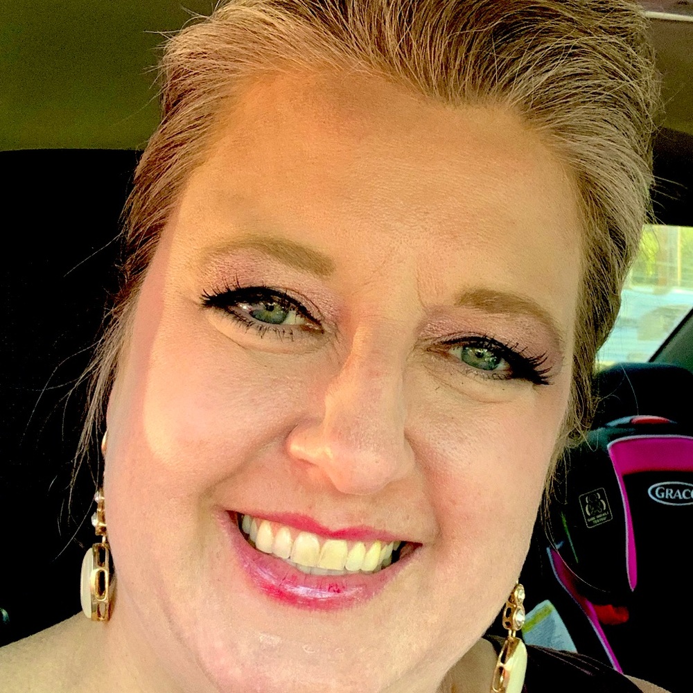 Meet your Posher, Crystal